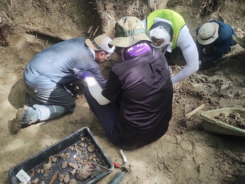 ８月沖縄 遺骨収容７日目